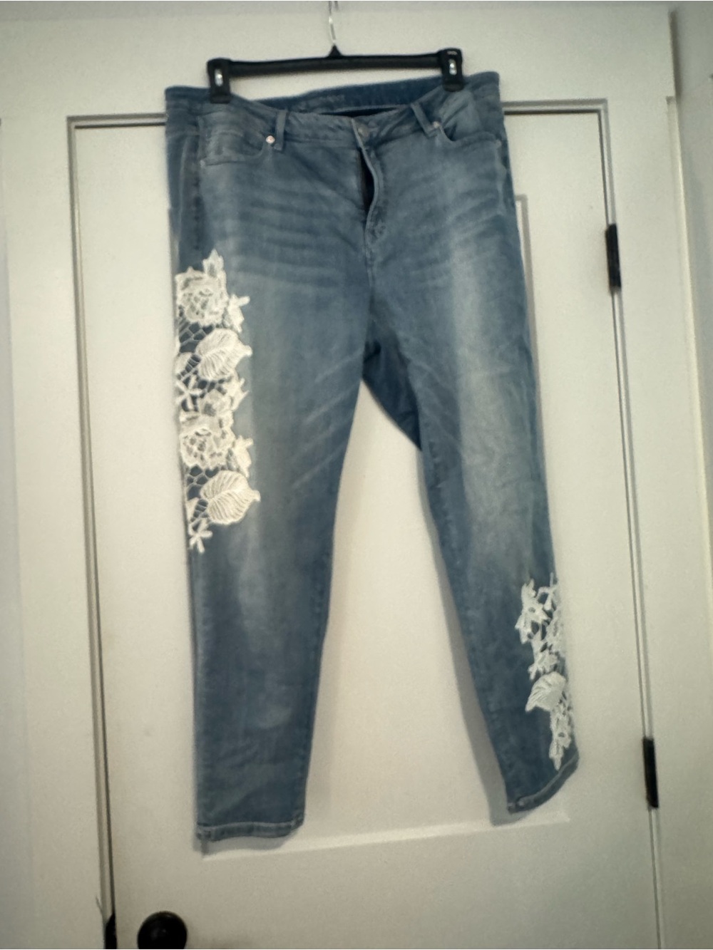 Lane Bryant Light Blue Cropped Jeans with White Floral Appliqué
